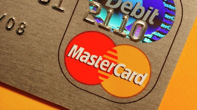 Платежная карта MasterCard. Архивное фото