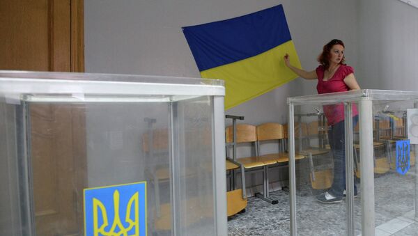 Избирательный участок на внеочередных выборах на Украине