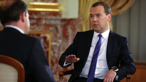 Председатель правительства России Дмитрий Медведев дает интервью телеканалу Россия 1