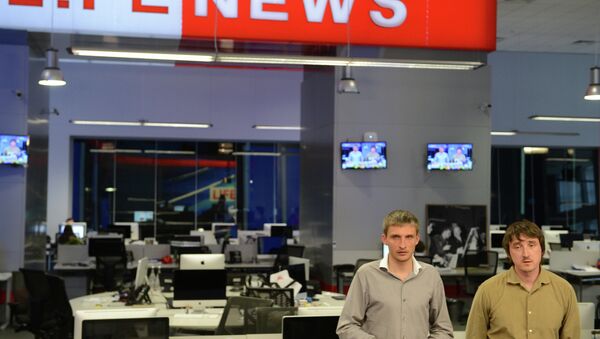 Репортеры LifeNews Олег Сидякин и Марат Сайченко после освобождения