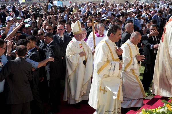 Папа Римский Франциск во время визита в Амман, Иордания