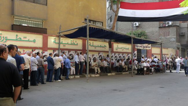 Очередь на избирательный участок в Каире