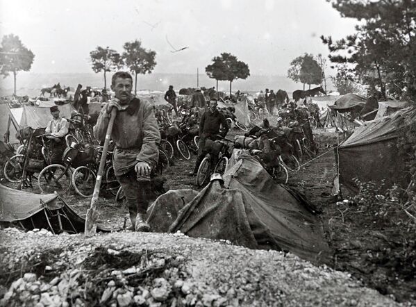 Велосипедисты кавалерийского корпуса в Шампани
