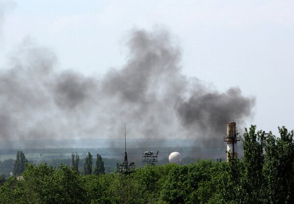Дым в окрестностях международного аэропорта Донецка