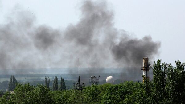 Дым в окрестностях международного аэропорта Донецка