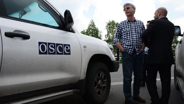 Машина наблюдателей ОБСЕ в Донецке