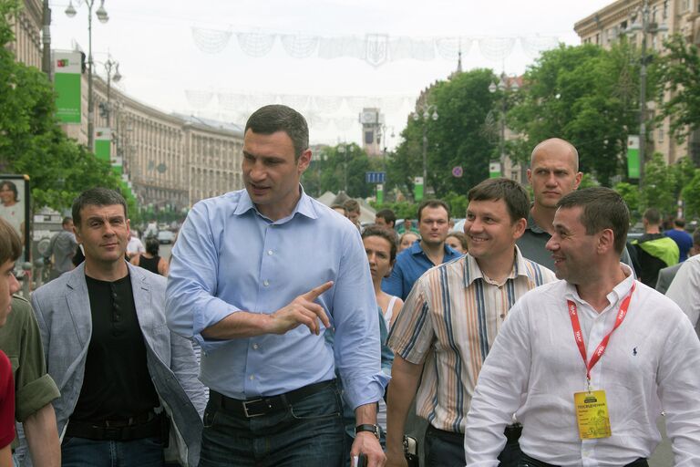 Мэр Киева Виталий Кличко в палаточном лагере на площади Независимости в Киеве