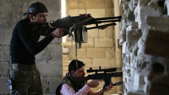 Повстанцы из Свободной армии Сирии. Архивное фото
