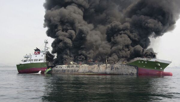 Взрыв прогремел на борту японского танкера у острова Хонсю