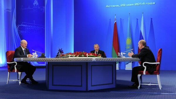Президенты России, Казахстана и Белоруссии Владимир Путин, Нурсултан Назарбаев и Александр Лукашенко