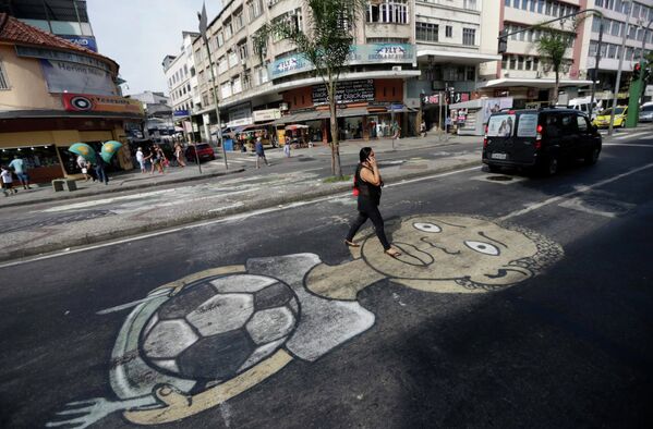 Граффити, посвященное футболу, на улице Рио-де-Жанейро, Бразилия