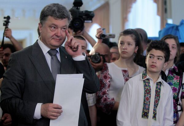 Петр Порошенко на избирательном участке в Киеве