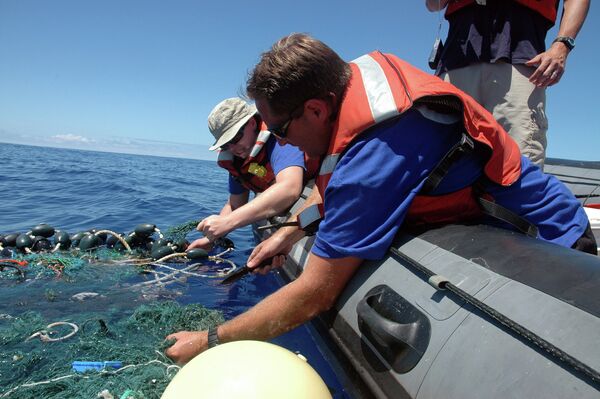 Очистка Тихого океана от мусора в районе Большого мусорного пятна
