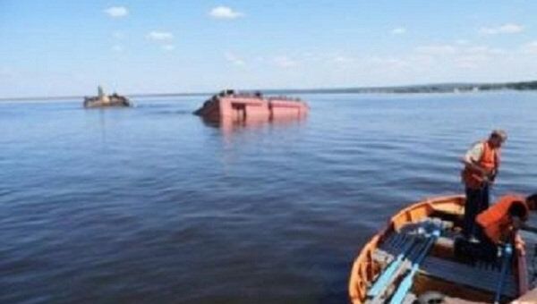 В Пермском крае затонула баржа