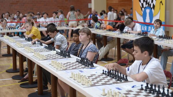 Участники шахматного турнира среди школьников Белая ладья