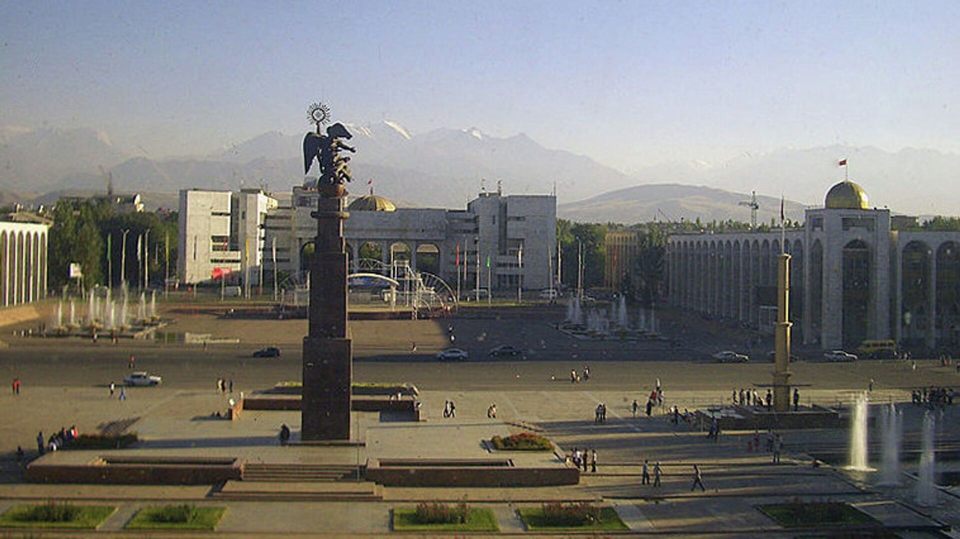Вид на площадь Ала-Тоо в Бишкеке - РИА Новости, 1920, 26.11.2021