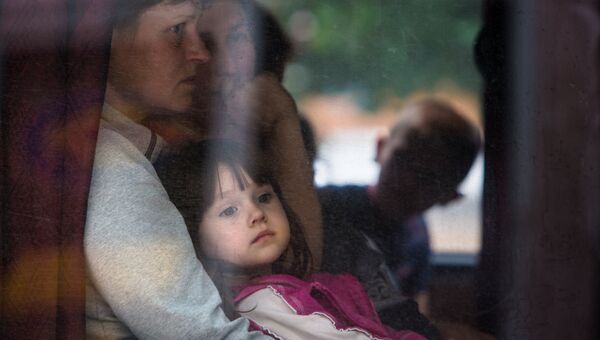 Автобус с беженцами с востока Украины