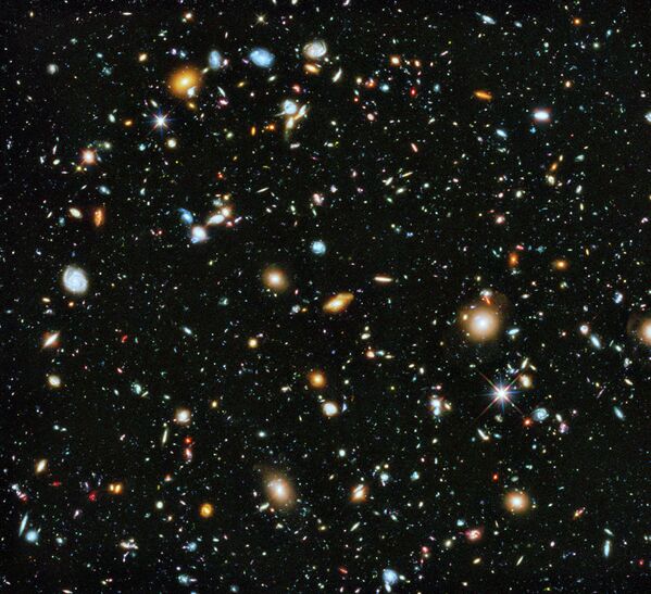 Снимок развивающейся вселенной, сделанный космическим телескопом Хаббл