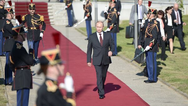 Президент России Владимир Путин во время визита во Францию