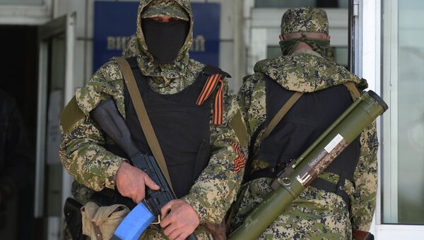 Бойцы народного ополчения в Константиновке Донецкой области