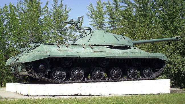 Танк ИС-3 на постаменте. Константиновка Донецкая область