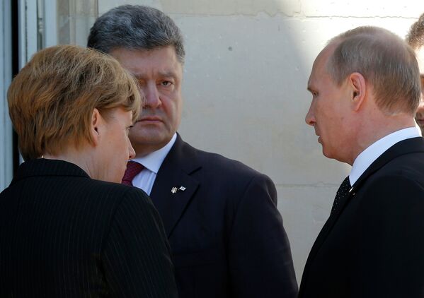 Ангела Меркель, Владимир Путин и Петр Порошенко на мероприятии по случаю 70-летия высадки союзников в Нормандии