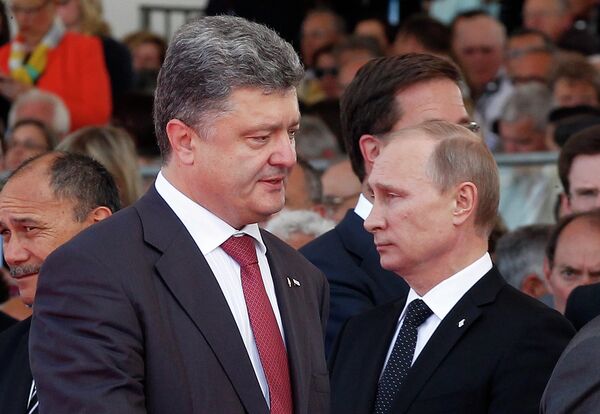 Владимир Путин и Петр Порошенко на мероприятии по случаю 70-летия высадки союзников в Нормандии. 2014 год Владимир Путин и Петр Порошенко на мероприятии по случаю 70-летия высадки союзников в Нормандии. 2014 год