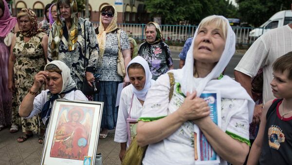 Жители Луганска молятся о мире, 9 июня 2014