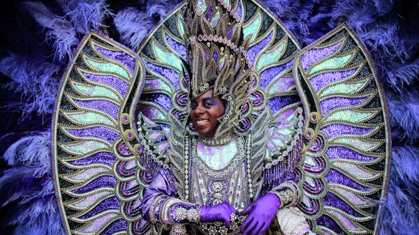 Представитель Бразилии на ежегодном фестивале Карнавал Культур в Берлине, Германия. Архивное фото