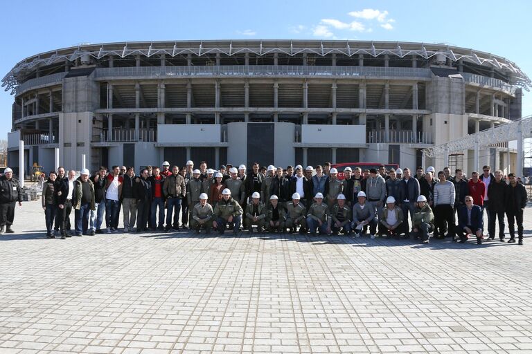 Руководство и игроки футбольного клуба Спартак (Москва) посещают стадион Открытие-Арена