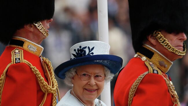 Королева Великобритании Елизавета II и принц Филипп на церемонии Trooping The Colour