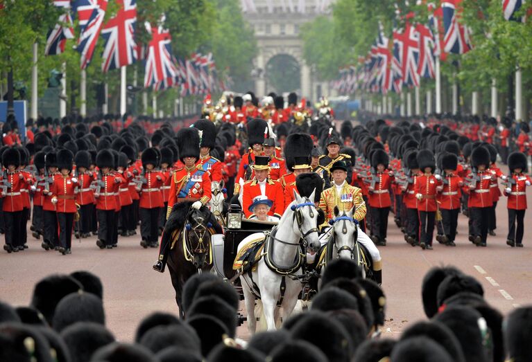 Королева Великобритании Елизавета II на церемонии Trooping The Colour