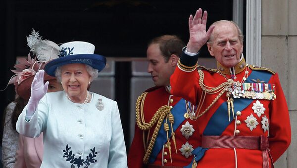 Королева Великобритании Елизавета II и принц Филипп на церемонии Trooping The Colour