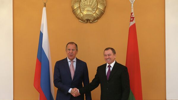 Министр иностранных дел РФ Сергей Лавров (слева) и министр иностранных дел Белоруссии Владимир Макей. Архивное фото