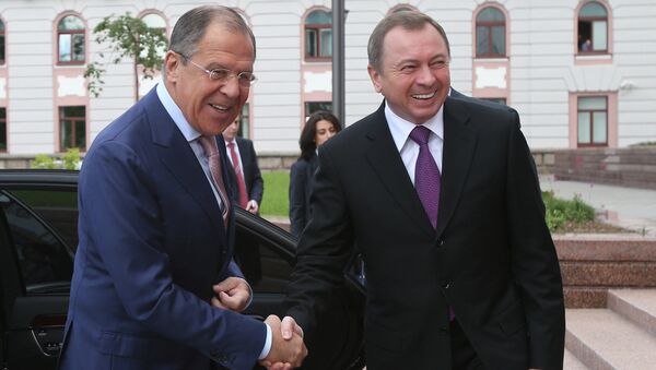 Министры иностранных дел РФ Сергей Лавров и Белоруссии Владимир Макей во время встречи в Минске