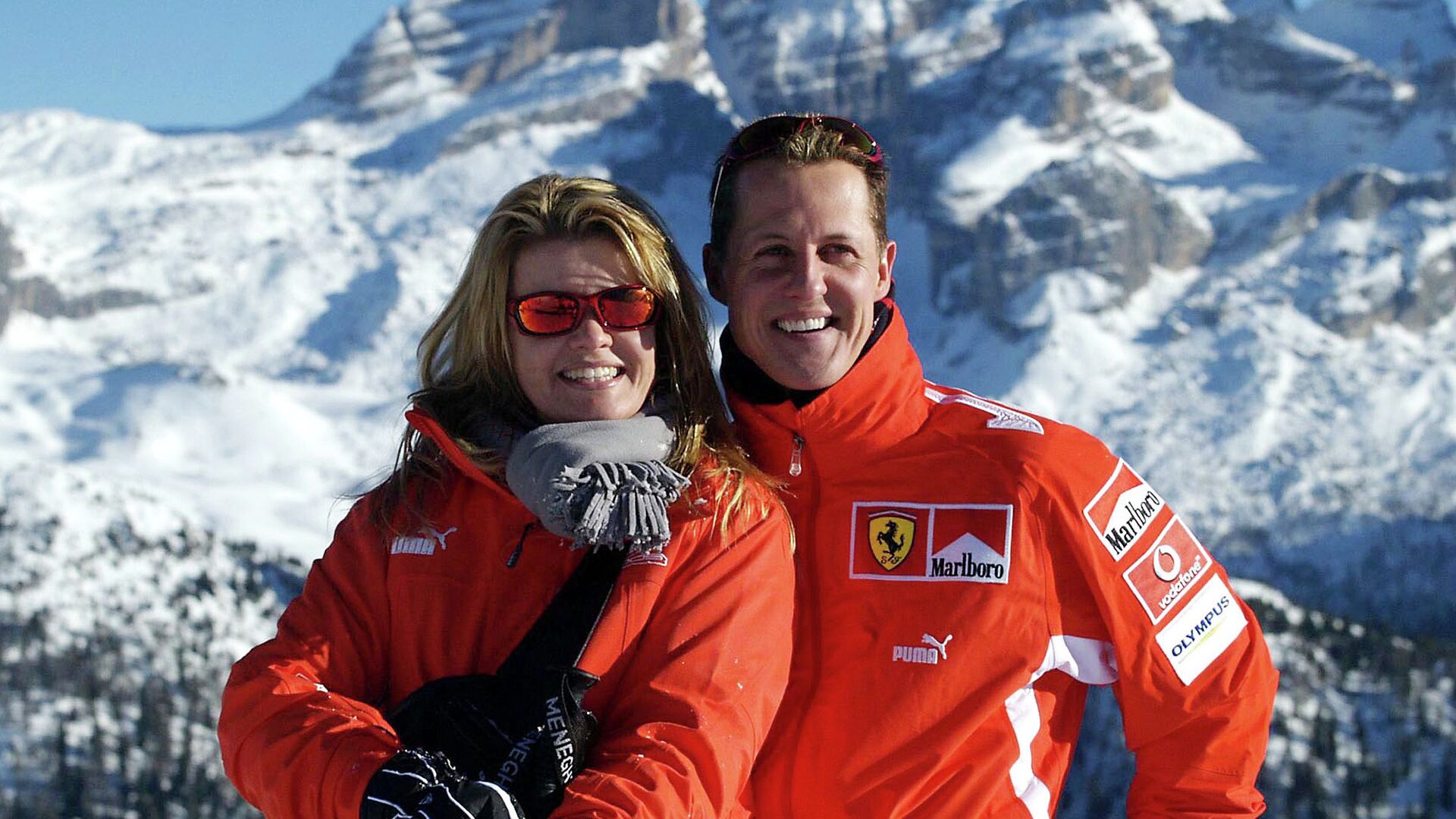 Немецкий автогонщик Михаэль Шумахер с женой Коринной Немецкий автогонщик Михаэль Шумахер с женой Коринной - РИА Новости, 1920, 15.10.2025