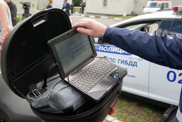 Вручение комплексов «Мобильный инспектор» сотрудникам московской ГИБДД