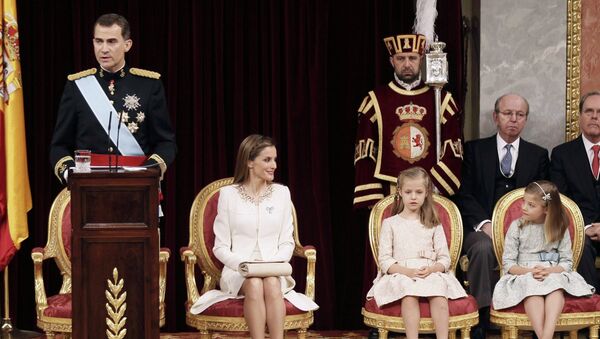 Новый король Испании Фелипе VI, королева Летиция и принцесса Леонор