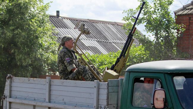 Бойцы народного ополчения возле города Северск. Архивное фото.