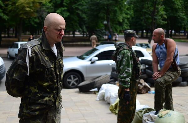 Пленный военнослужащий украинской армии в Луганске