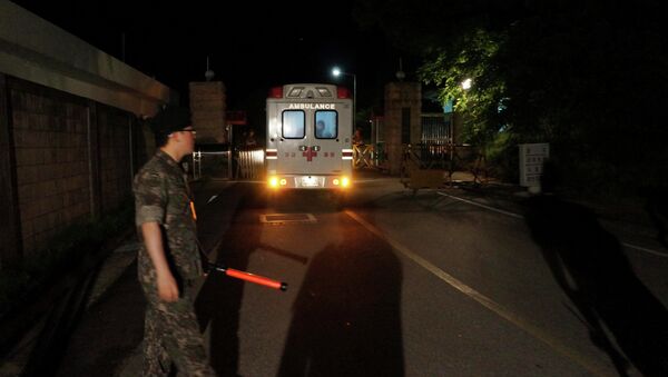 Машина скорой помощи забрала пострадавших при обстреле на границе КНДР и Южной Кореи