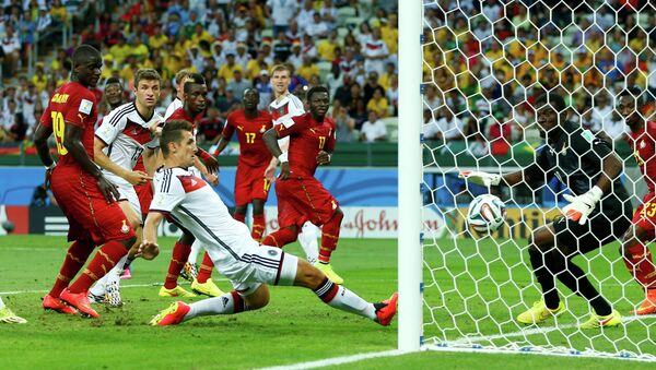 Игрок сборной Германии Мирослав Клозе в матче против Ганы в рамках ЧМ-2014