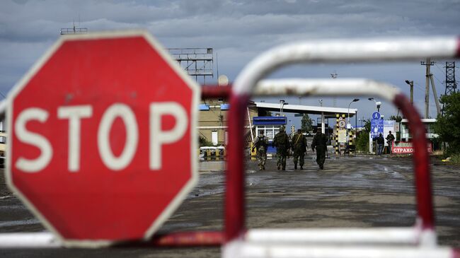 Пограничный пункт пропуска Изварино после обстрела