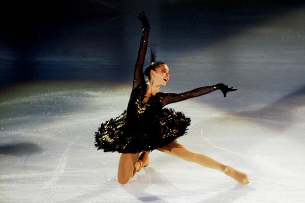 Аделина Сотникова во время выступления на соревнованиях в Пекине