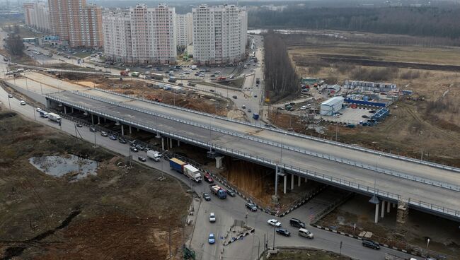 Строящаяся эстакада на Дмитровском шоссе в Москве. Архивное фото