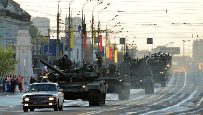 Военная техника во время репетиции Парада Победы. Архивное фото