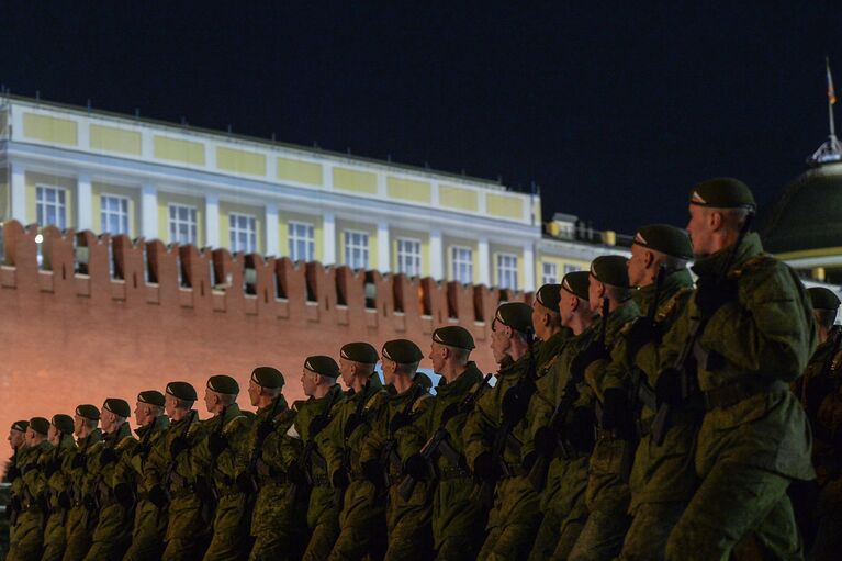 Столичные новости: парк Зарядье и репетиция парада