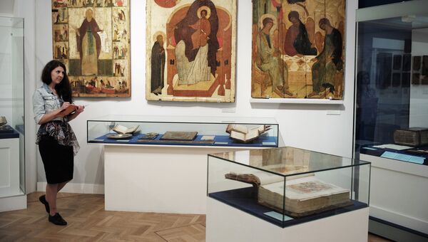 Выставка, посвященная 700-летию Сергия Радонежского. Архивное фото