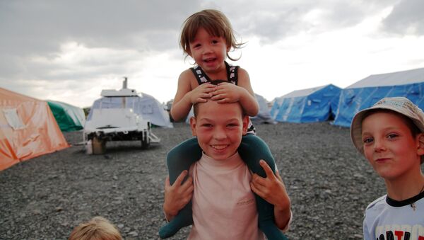 Дети в лагере для беженцев с Украины в Черниково