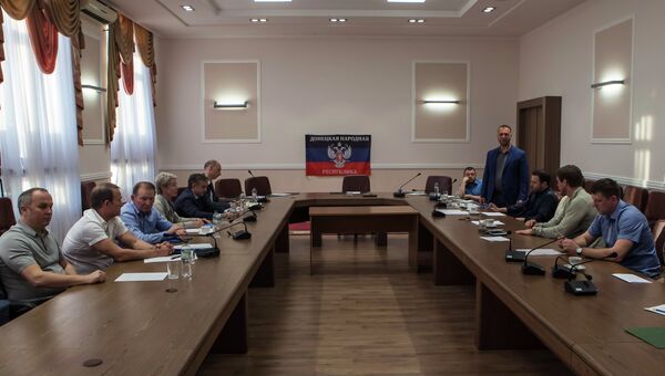 Переговоры в Донецке. 23 июня 2014. Архивное фото